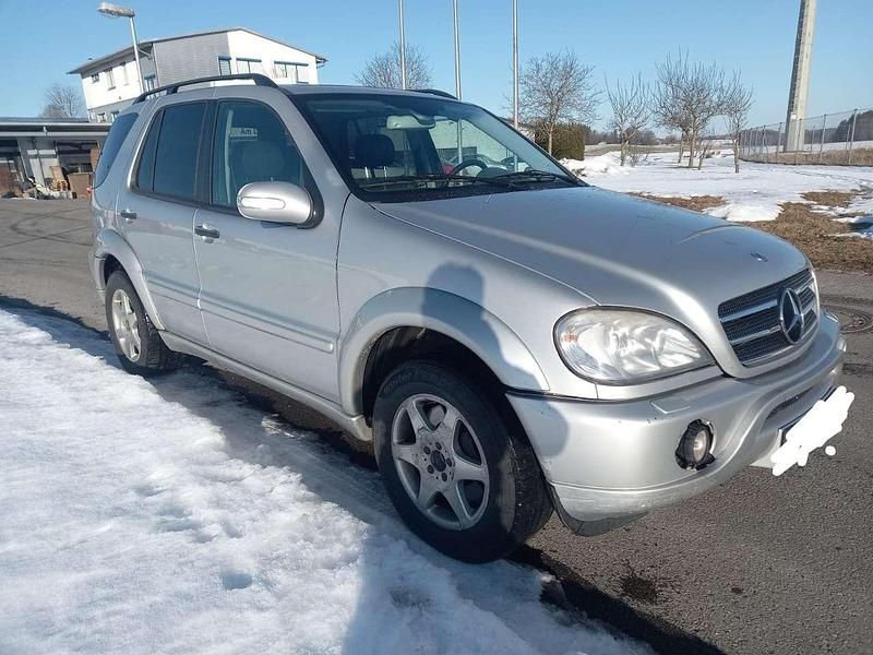Gebraucht Mercedes ML400 250 PS (183 kW) 2002 Silber SUV