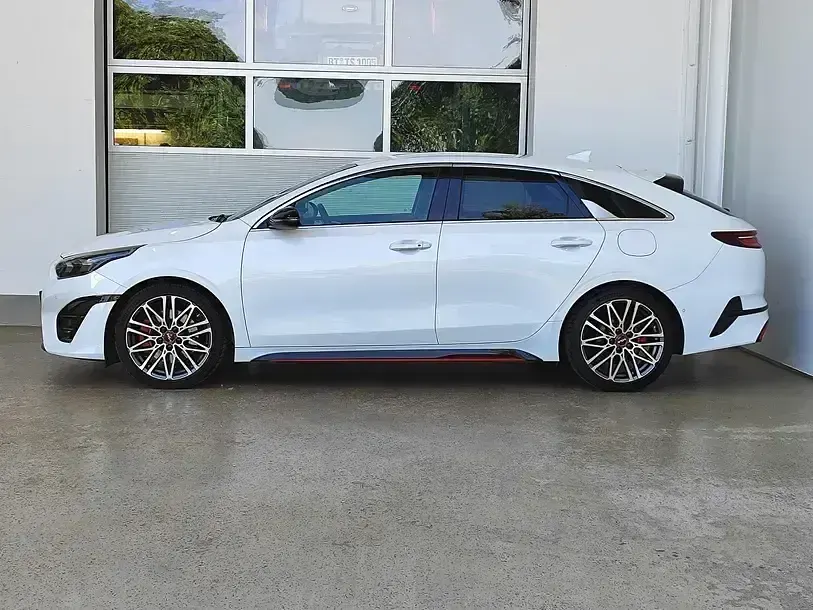 Gebraucht Kia ProCeed 204 PS (150 kW) 2022 Deluxeweiss met. Kombi