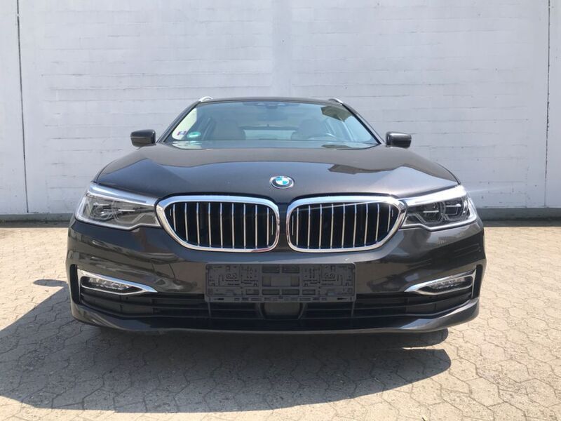Braun metallic Gebraucht 2017 BMW 530 Luxury Line Kombi | 30.500 € (Teuer) - Bild 1/4