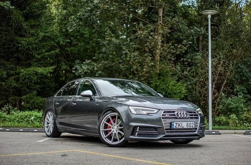 Grau Gebraucht 2018 Audi S4 Sport Limousine | 23.499 € (Superpreis) - Bild 1/4