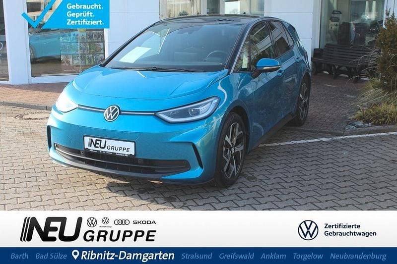 Gebraucht VW ID.3 Pro 150 kW (204 PS) 2023 Costa azul schwarz (metallic) Kleinwagen