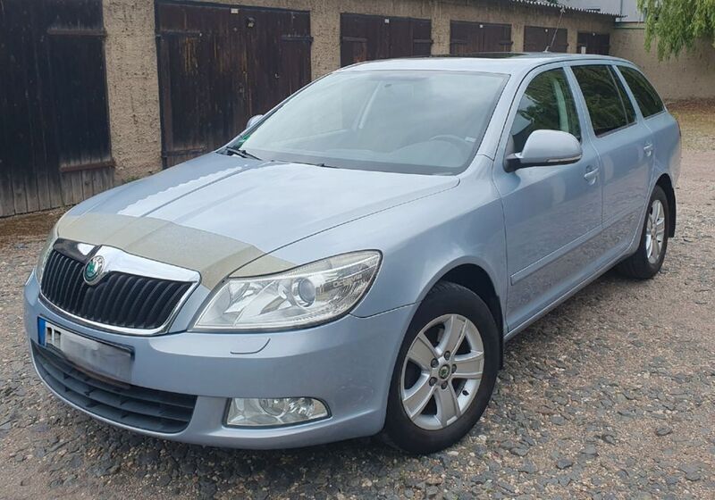 Blau Gebraucht 2009 Skoda Octavia Ambiente Kombi | 3.200 € (Guter Preis) - Bild 1/4