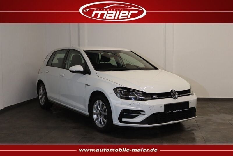 Weiß Gebraucht 2019 VW Golf VII R-line Limousine | 18.600 € (Guter Preis) - Bild 1/4