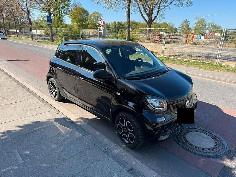 Second-hand Smart ForFour 71 CP (52 kW) 2019 Negru Hatchback