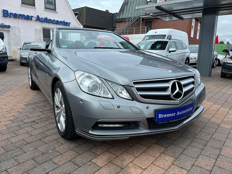 Gebraucht Mercedes E250 204 PS (150 kW) 2012 Palladiumsilber Cabrio