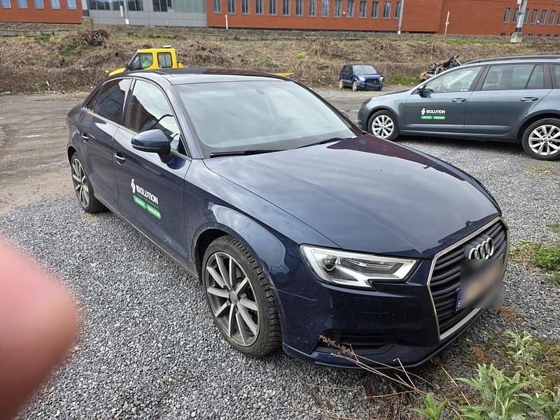 Gebraucht Audi A3 Sport 110 PS (80 kW) 2017 Blau Limousine