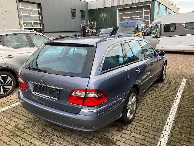 Gebraucht Mercedes E320 Avantgarde 224 PS (164 kW) 2007 Blau Kombi