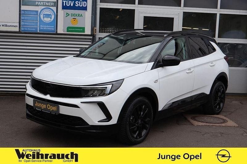 Jade weiss/schwarz Gebraucht 2024 Opel Grandland X SUV | 23.995 € (Guter Preis) - Bild 1/4