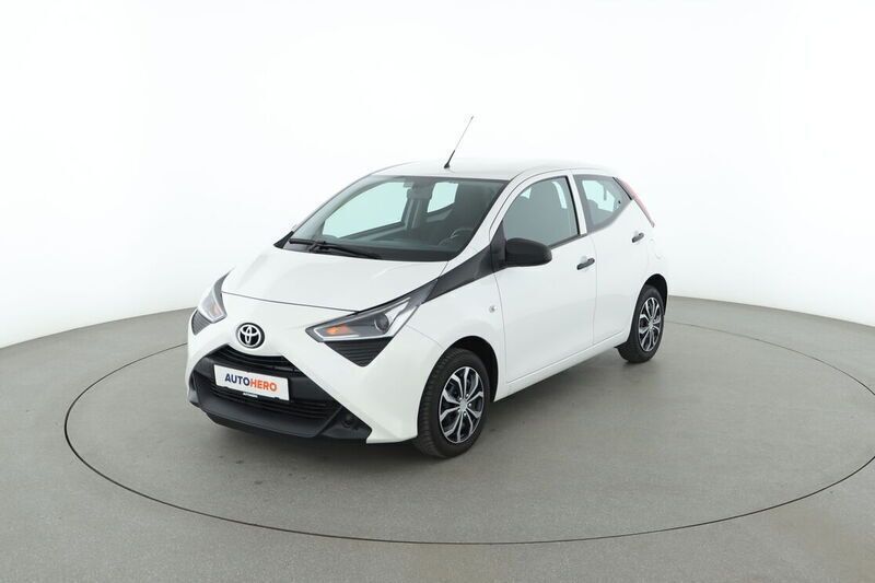 Weiß Gebraucht 2021 Toyota Aygo Business Edition Kleinwagen | 10.500 € (Fairer Preis) - Bild 1/4