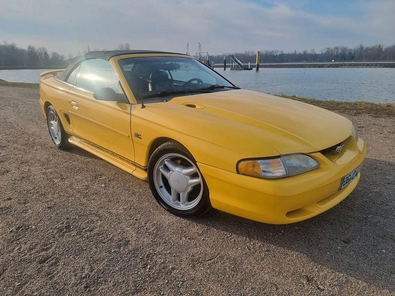 Gelb Gebraucht 1995 Ford Mustang GT Cabrio | 8.499 € - Bild 1/4