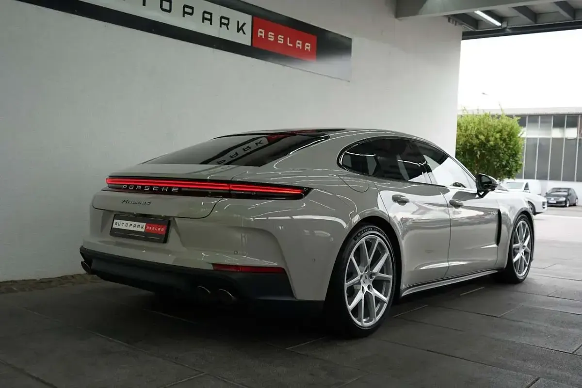 Gebraucht Porsche Panamera 4 E-Hybrid 470 PS (345 kW) 2024 Kreide Kleinwagen