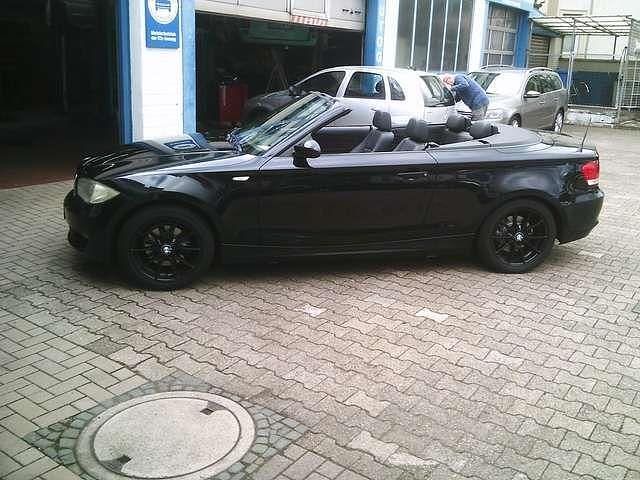 Schwarz Gebraucht 2009 BMW 120 Cabriolet Advantage Cabrio | 8.500 € (Fairer Preis) - Bild 1/4