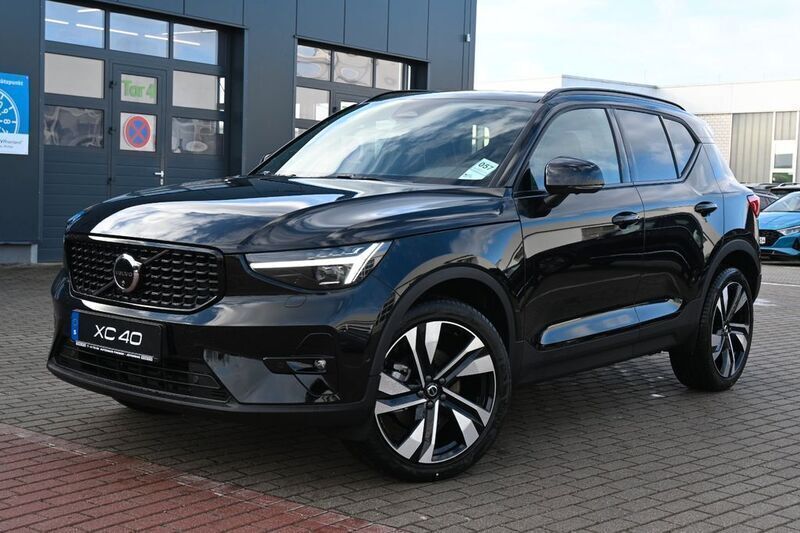 Onyx black metallic Gebraucht 2024 Volvo XC40 Ultimate SUV | 43.300 € (Etwas zu teuer) - Bild 1/4