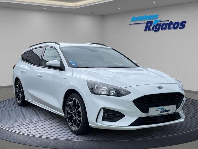 Frostweiß Gebraucht 2022 Ford Focus ST-Line Kombi | 14.980 € (Guter Preis) - Bild 1/4