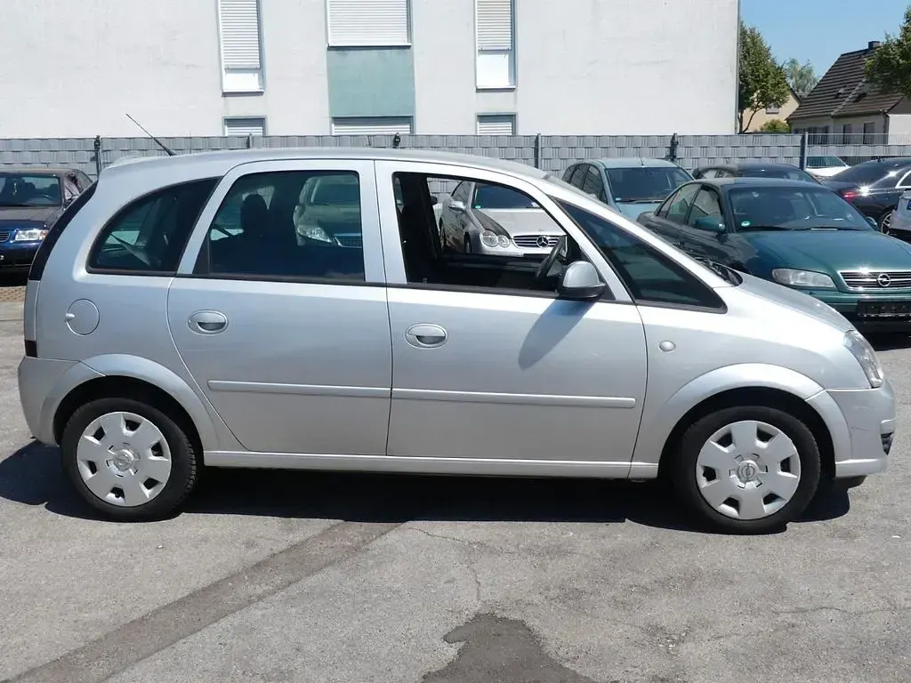 Gebraucht Opel Meriva Edition 90 PS (66 kW) 2007 Silber Van / Kleinbus