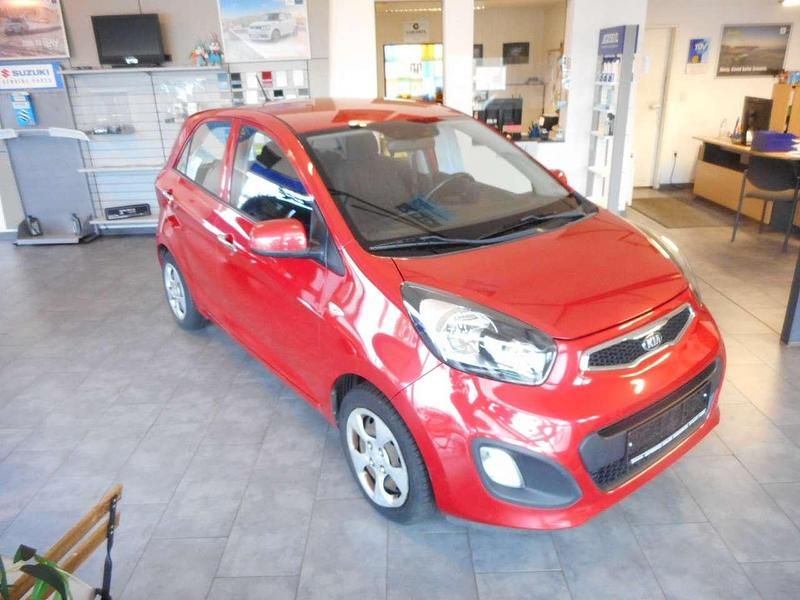 Rot Gebraucht 2014 Kia Picanto DREAM-TEAM Edition Kleinwagen | 6.480 € (Etwas zu teuer) - Bild 1/4