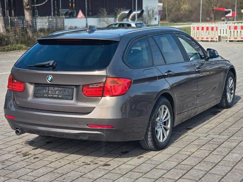 Gebraucht BMW 320 184 PS (135 kW) 2012 Braun Kombi