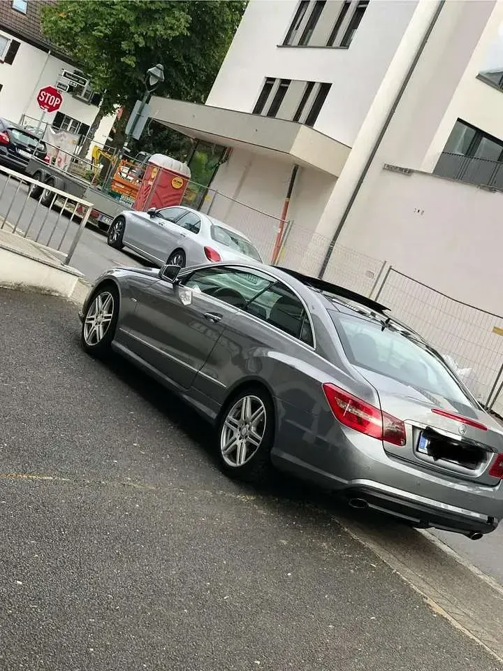 Gebraucht Mercedes E350 Avantgarde 231 PS (169 kW) 2011 Coupé