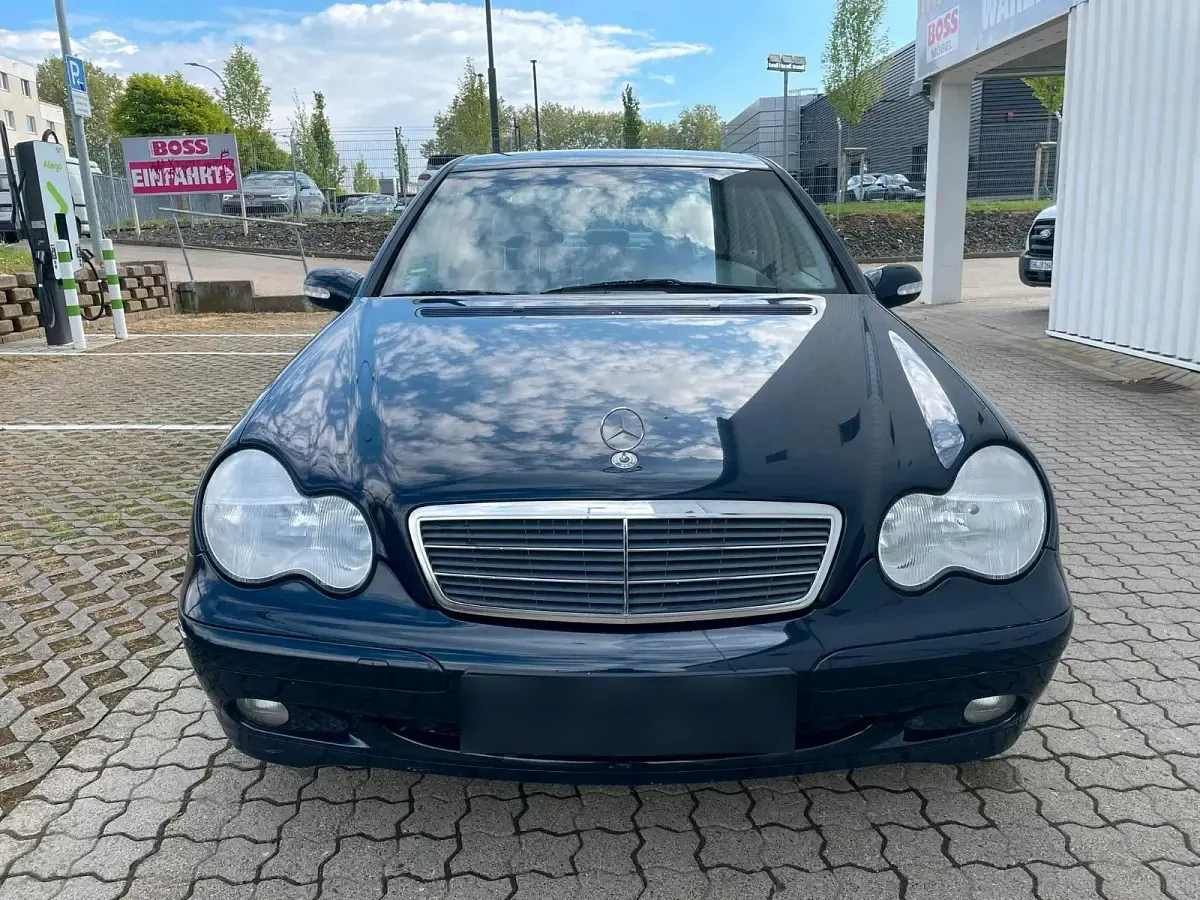 Gebraucht Mercedes C180 129 PS (94 kW) 2001 Blau Limousine