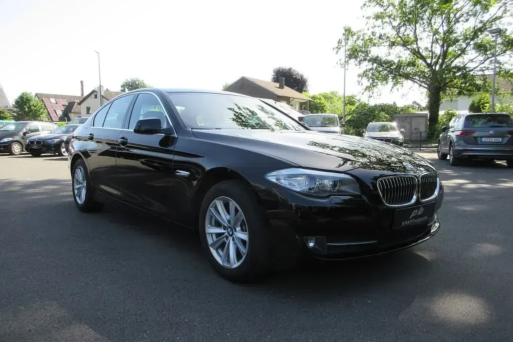 Käytetty BMW 523 204 HP (150 kW) 2011 Musta Sedan