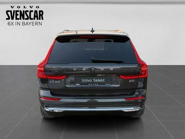 Gebraucht Volvo XC60 Ultimate 235 PS (172 kW) 2022 Platinum grey metallic SUV
