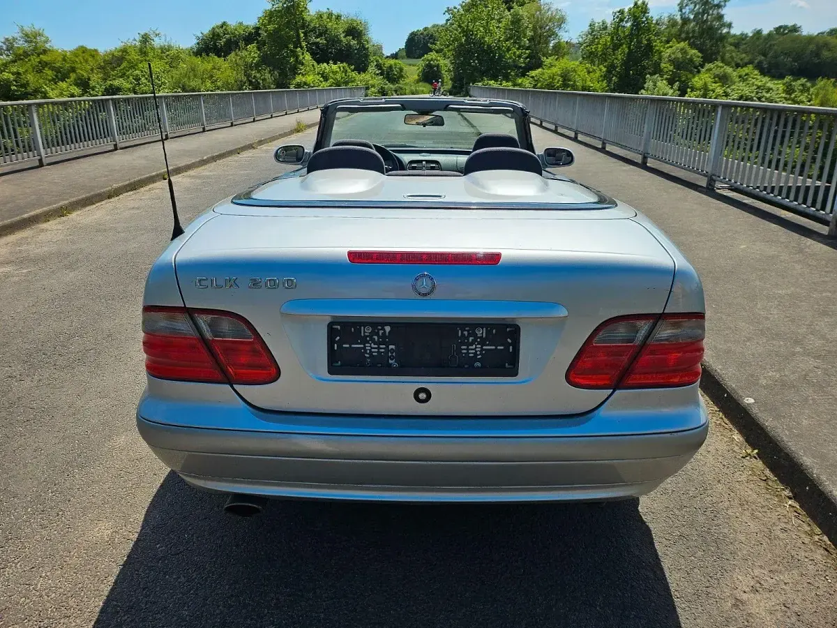 Gebraucht Mercedes CLK200 136 PS (100 kW) 1998 Silber Cabrio