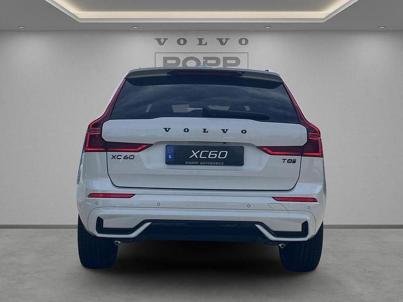 Neu Volvo XC60 Plus 455 PS (334 kW) 2025 Crystal white SUV