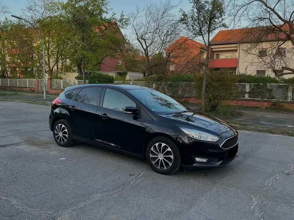 Used Ford Focus 101 HP (74 kW) 2015 Black Sedan