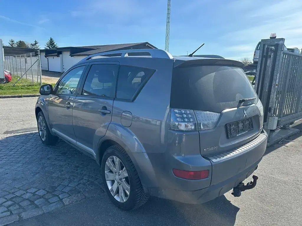 Gebraucht Mitsubishi Outlander Invite 140 PS (102 kW) 2008 Grau SUV