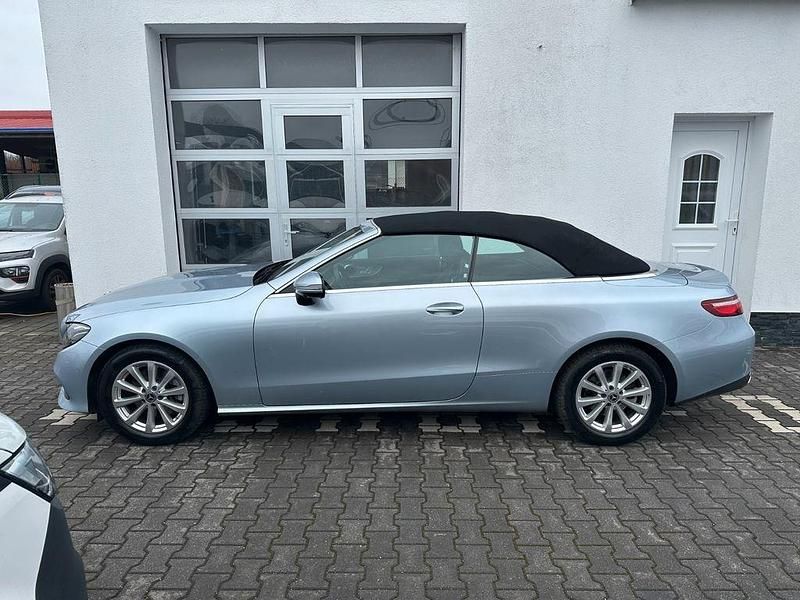 Gebraucht Mercedes E220 194 PS (142 kW) 2018 Silber Cabrio