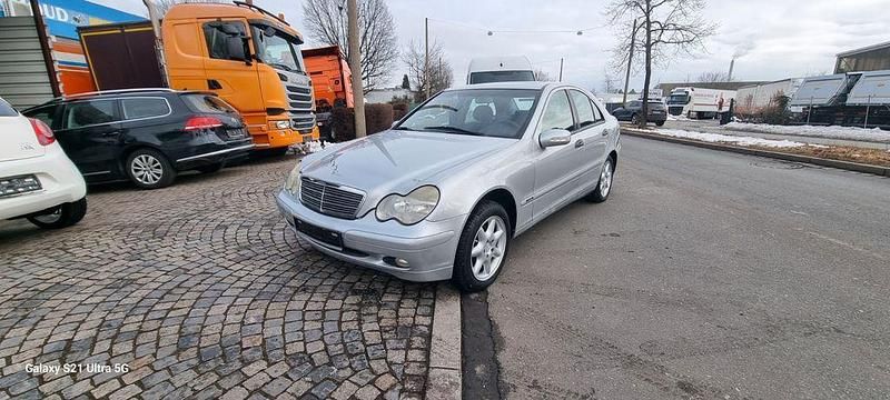 Silber Gebraucht 2000 Mercedes C200 Classic Limousine | 950 € (Superpreis) - Bild 1/4