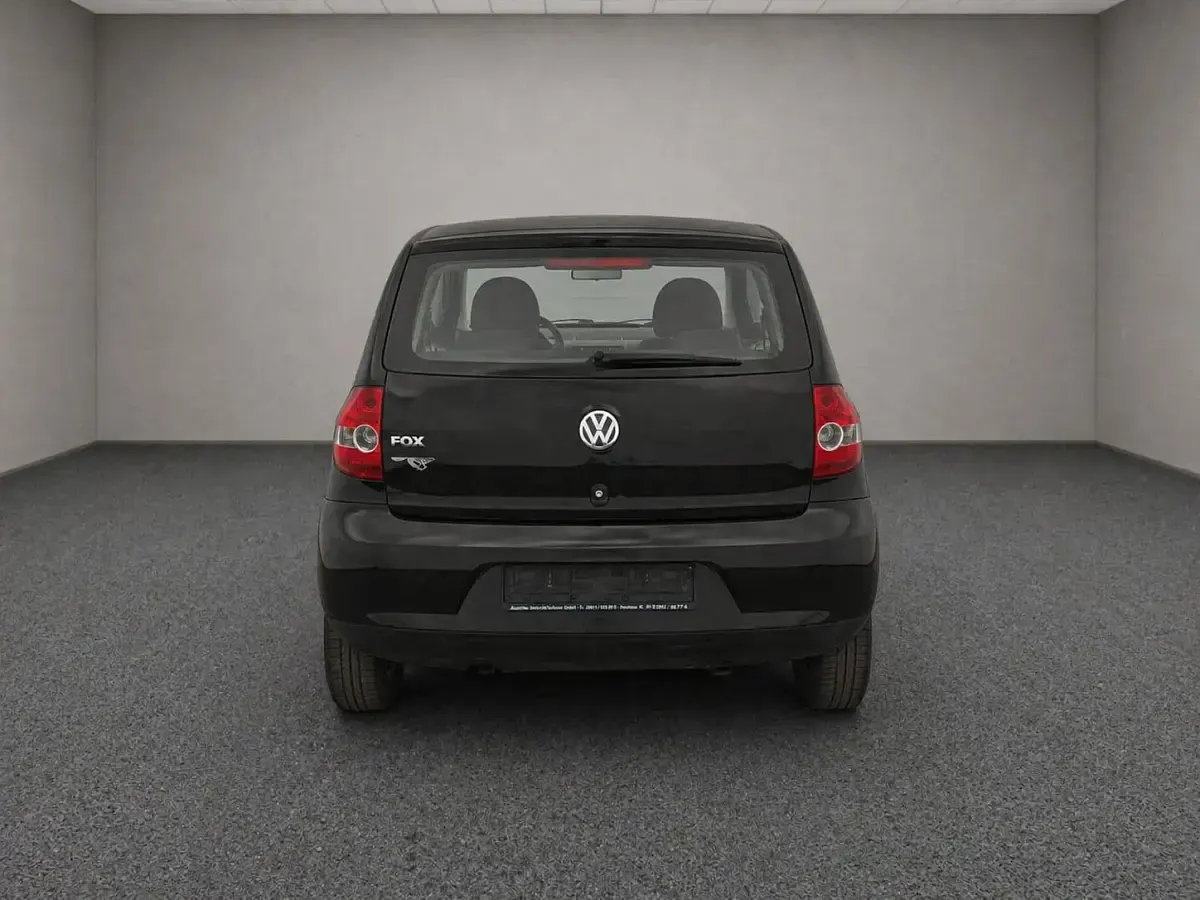 Second-hand VW Fox Basis 54 CP (39 kW) 2005 Negru Hatchback