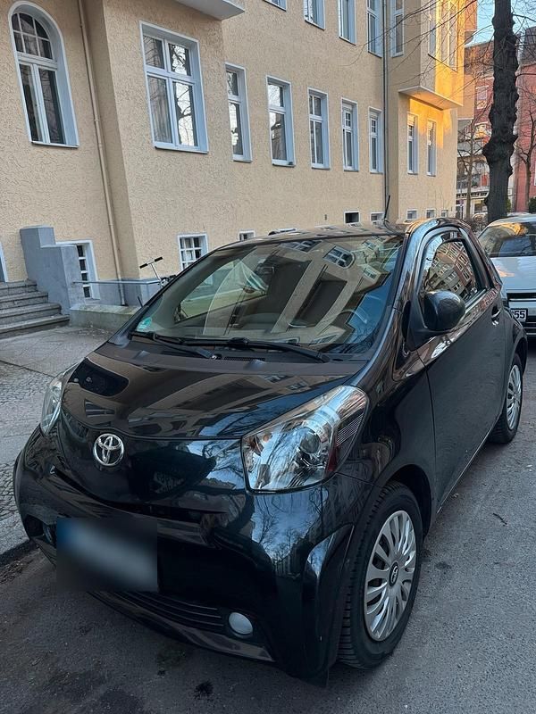 Gebraucht Toyota iQ 70 PS (51 kW) 2009 Schwarz Kleinwagen