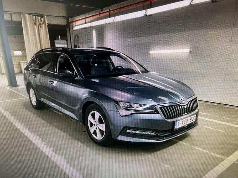 Grau Gebraucht 2019 Skoda Superb Ambition Kombi | 19.830 € (Fairer Preis) - Bild 1/4