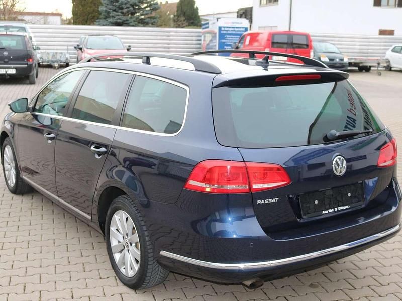 Gebraucht VW Passat Comfortline 122 PS (89 kW) 2014 Night blue metallic Kombi