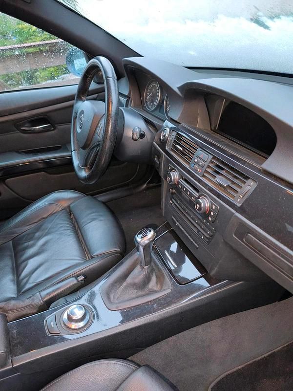 Gebraucht BMW 325 218 PS (160 kW) 2008 Schwarz Coupé