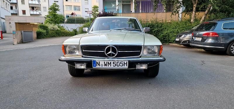 Grün Gebraucht 1977 Mercedes SLC280 Coupé | 23.999 € - Bild 1/4