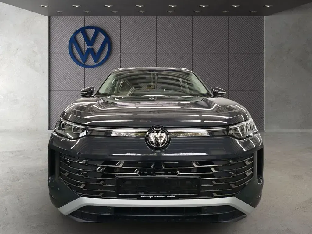 Neu VW Tayron Elegance 150 PS (110 kW) 2026 Grau SUV