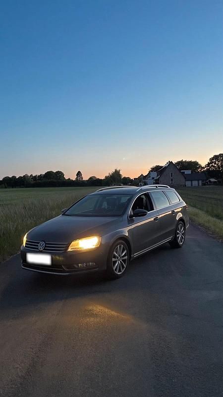 Gebraucht VW Passat Highline 105 PS (77 kW) 2011 Grau Kombi