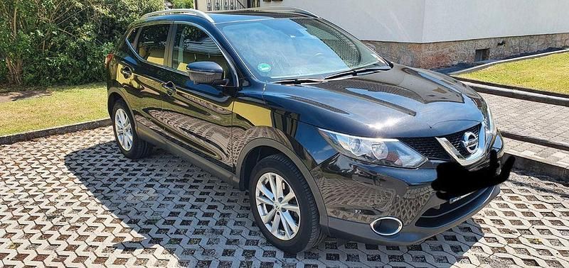 Schwarz Gebraucht 2016 Nissan Qashqai N-Connecta SUV | 12.000 € - Bild 1/4