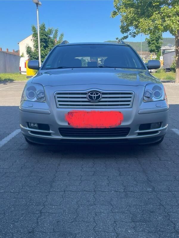 Grau Gebraucht 2006 Toyota Avensis Kombi | 2.800 € (Fairer Preis) - Bild 1/4