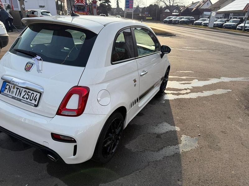 Gebraucht Abarth 500 145 PS (106 kW) 2021 Weiß Kleinwagen