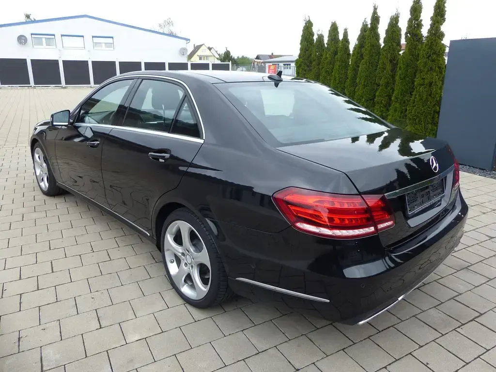 Gebraucht Mercedes E400 333 PS (244 kW) 2014 Schwarz Limousine
