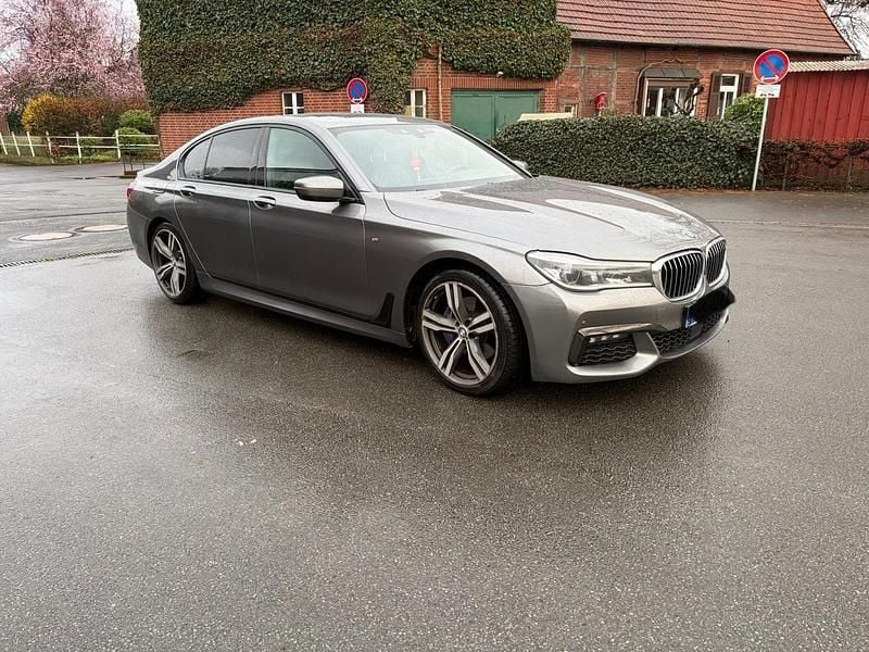 Gebraucht BMW 730 265 PS (194 kW) 2016 Grau Limousine