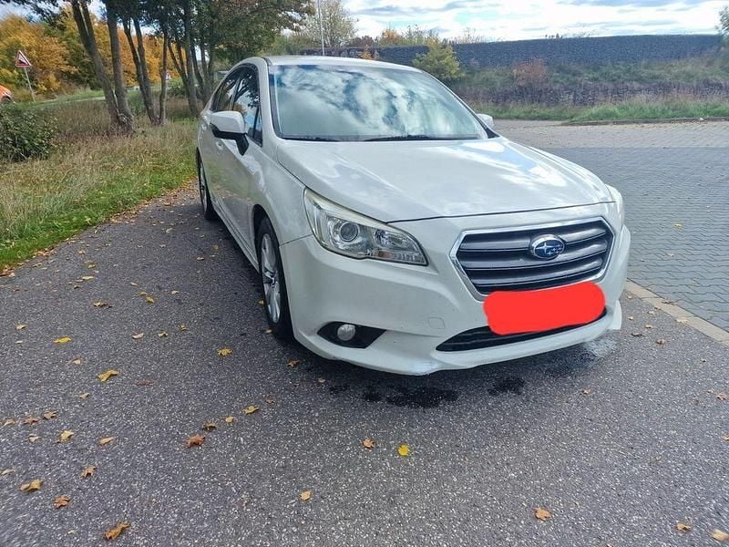 Weiß Gebraucht 2016 Subaru Legacy Limousine | 5.000 € - Bild 1/4