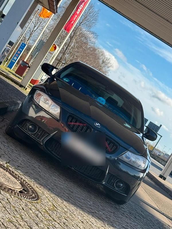 Gebraucht BMW 325 197 PS (144 kW) 2009 Schwarz Limousine