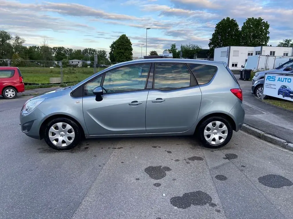 Gebraucht Opel Meriva Edition 120 PS (88 kW) 2011 Silber Van / Kleinbus
