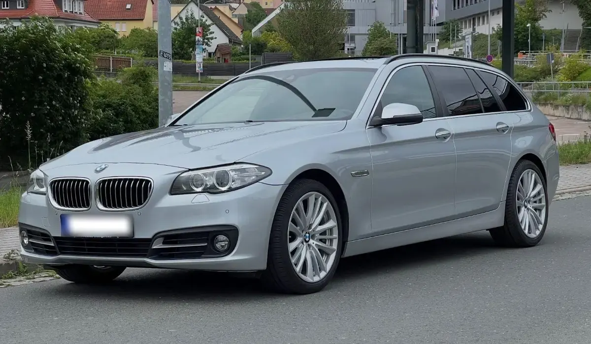 Gebraucht BMW 518 Luxury Line 190 PS (139 kW) 2014 Silber Kombi