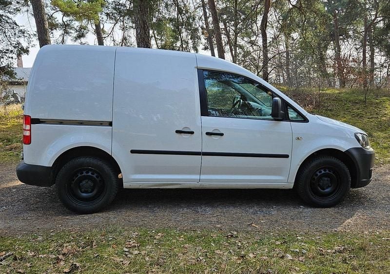 Second-hand VW Caddy 102 CP (75 kW) 2013 Alb Monovolum