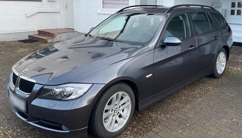 Gebraucht BMW 320 177 PS (130 kW) 2008 Grau Kombi